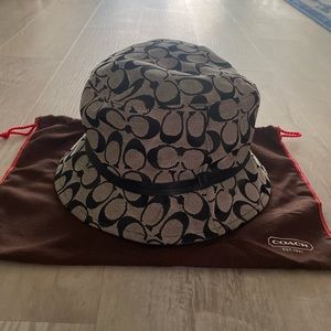 Coach vintage 90’s bucket hat black jaquard
